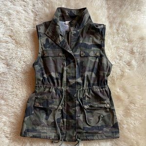 Chinches Camo Vest